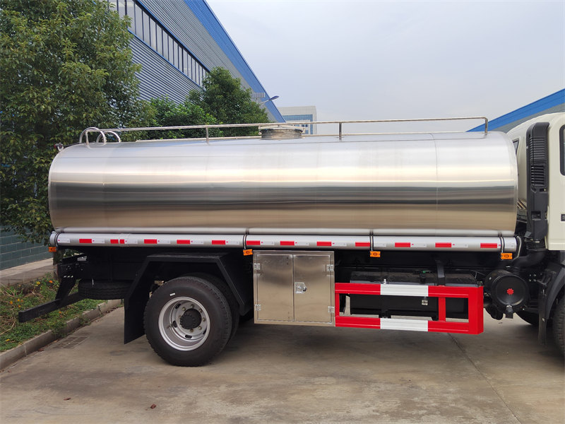 HOWO 8000L drinking water truck HOWO 8000L drinking water truck