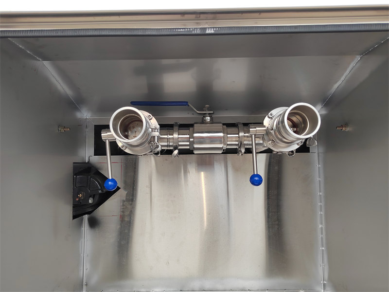 HOWO 8000L water truck for potable water HOWO 8000L water truck for potable water