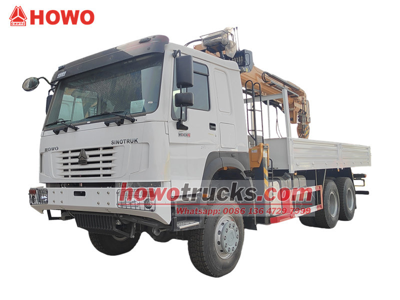 HOWO 6×6 AWD boom crane truck
