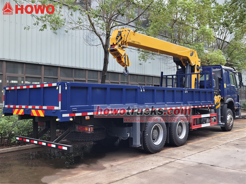 Howo 6x4 boom truck with 10T crane