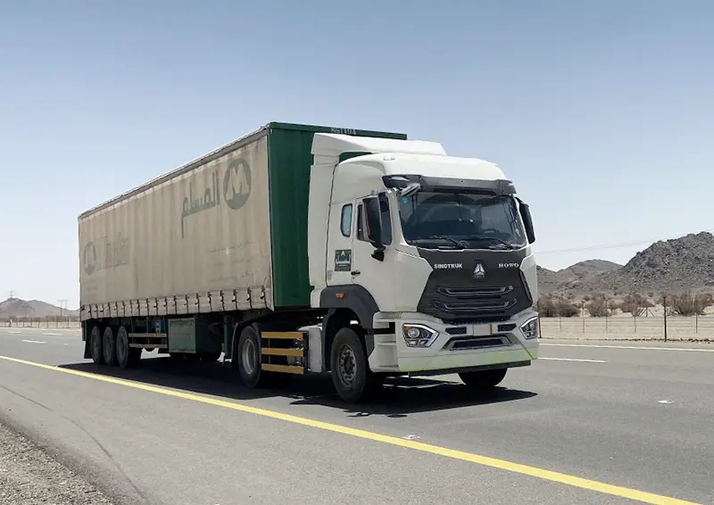 HOWO NX heavy duty tractor trucks