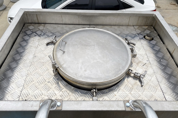 DN500 manhole and antiskip platform