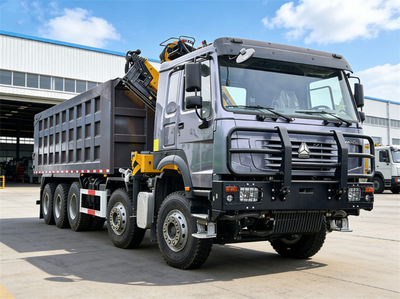 Howo 10x4 dumper truck with 8tons crane